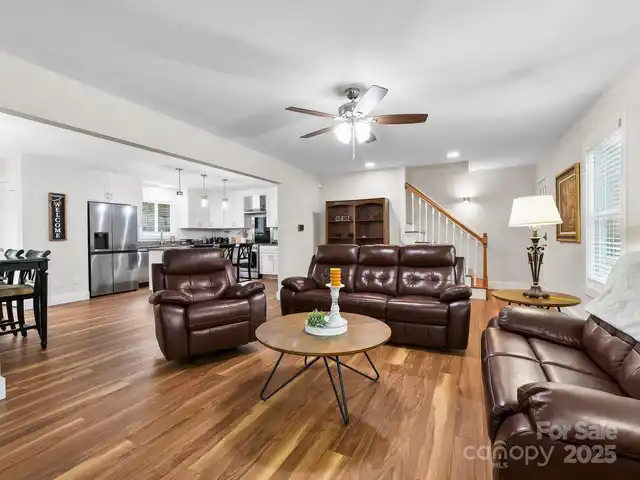 Listing Photo 9