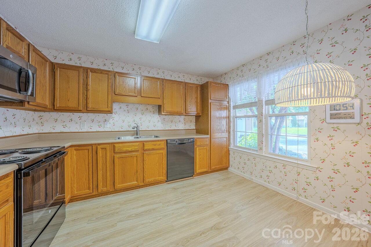 Listing Photo 16