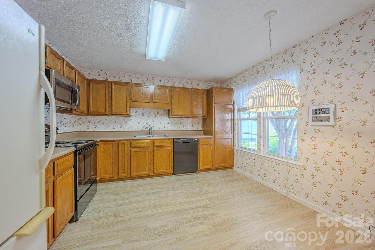 Listing Photo 17
