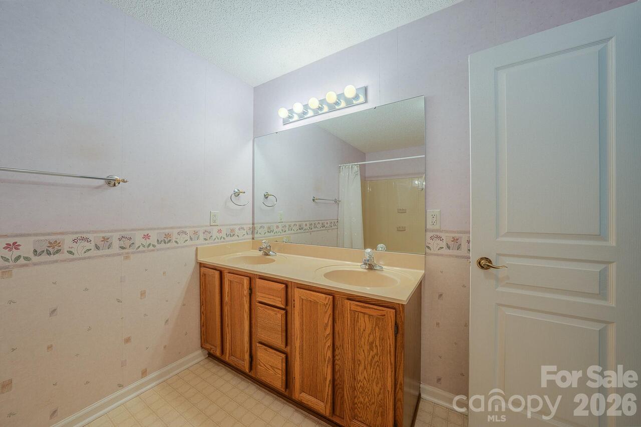 Listing Photo 32