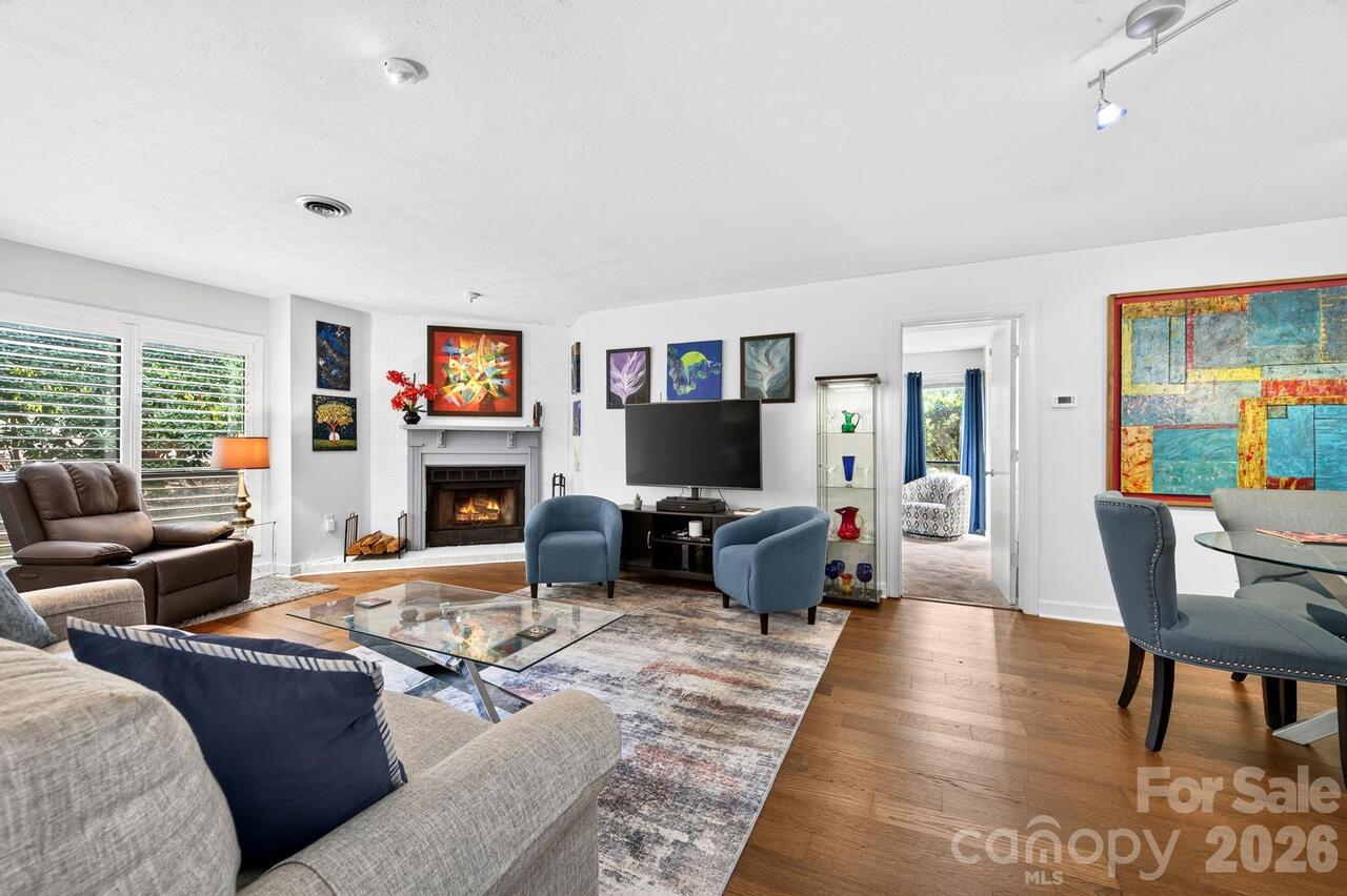 Listing Photo 11