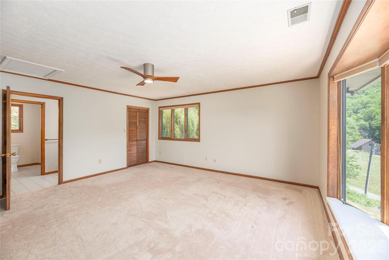 Listing Photo 20