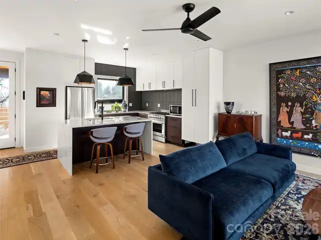 Listing Photo 6