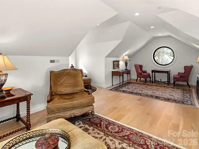 Listing Photo 32
