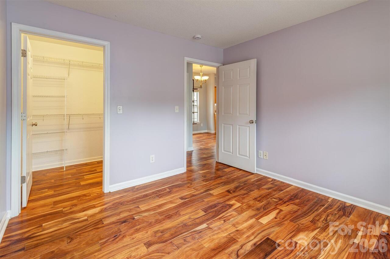 Listing Photo 14