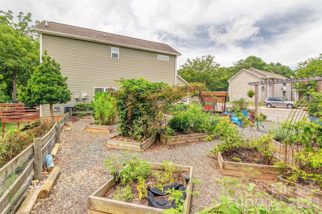 Listing Photo 25