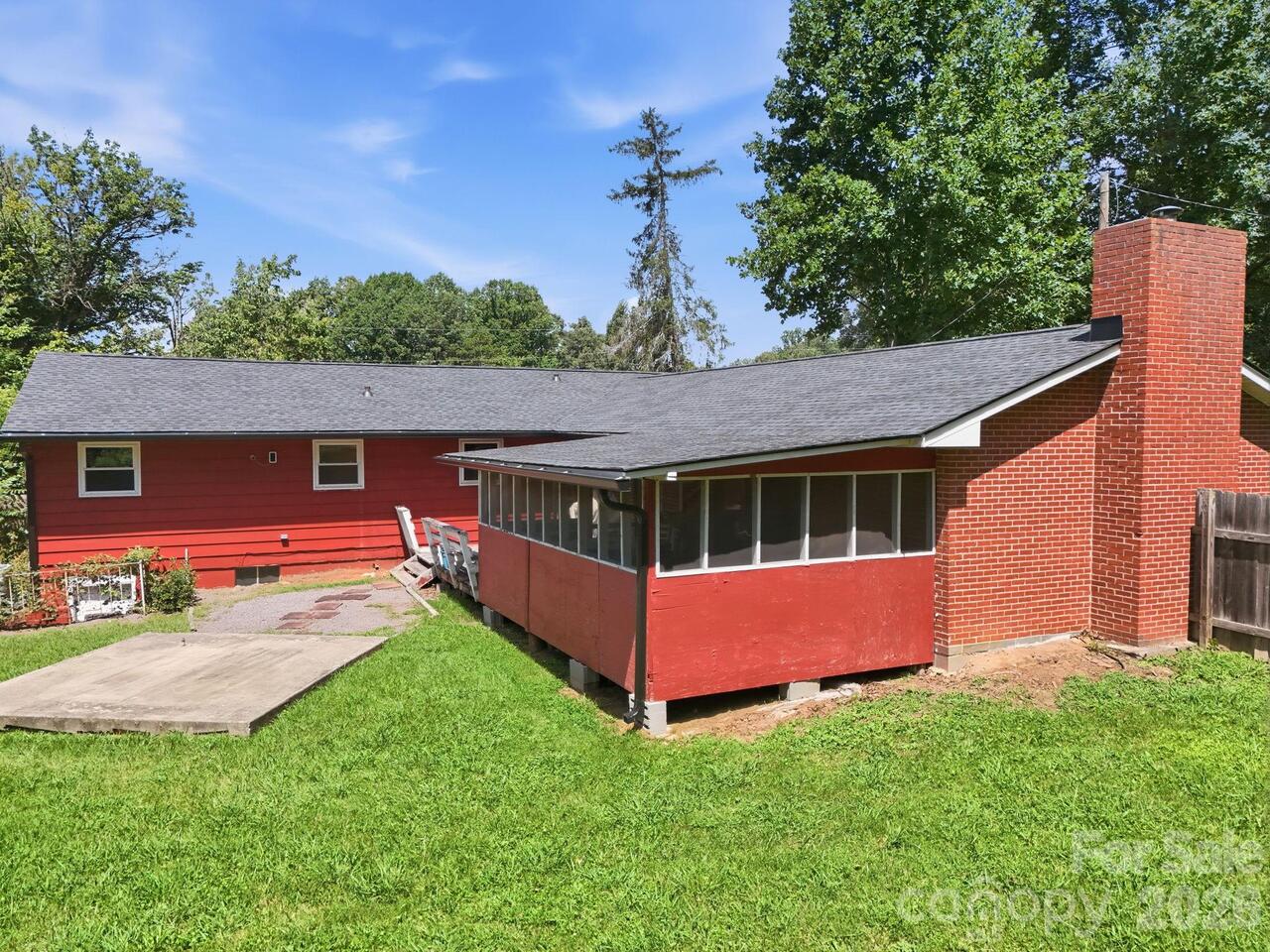 Listing Photo 10