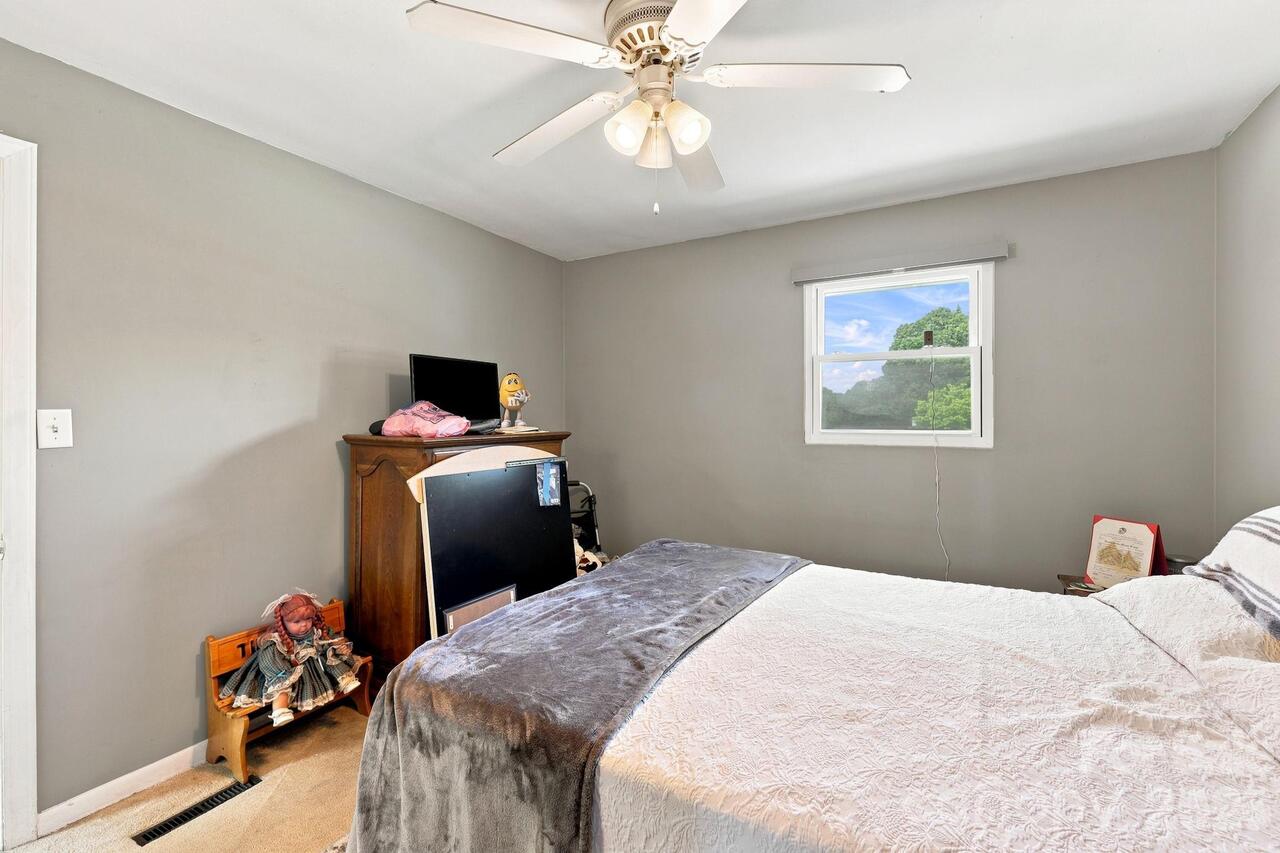 Listing Photo 19