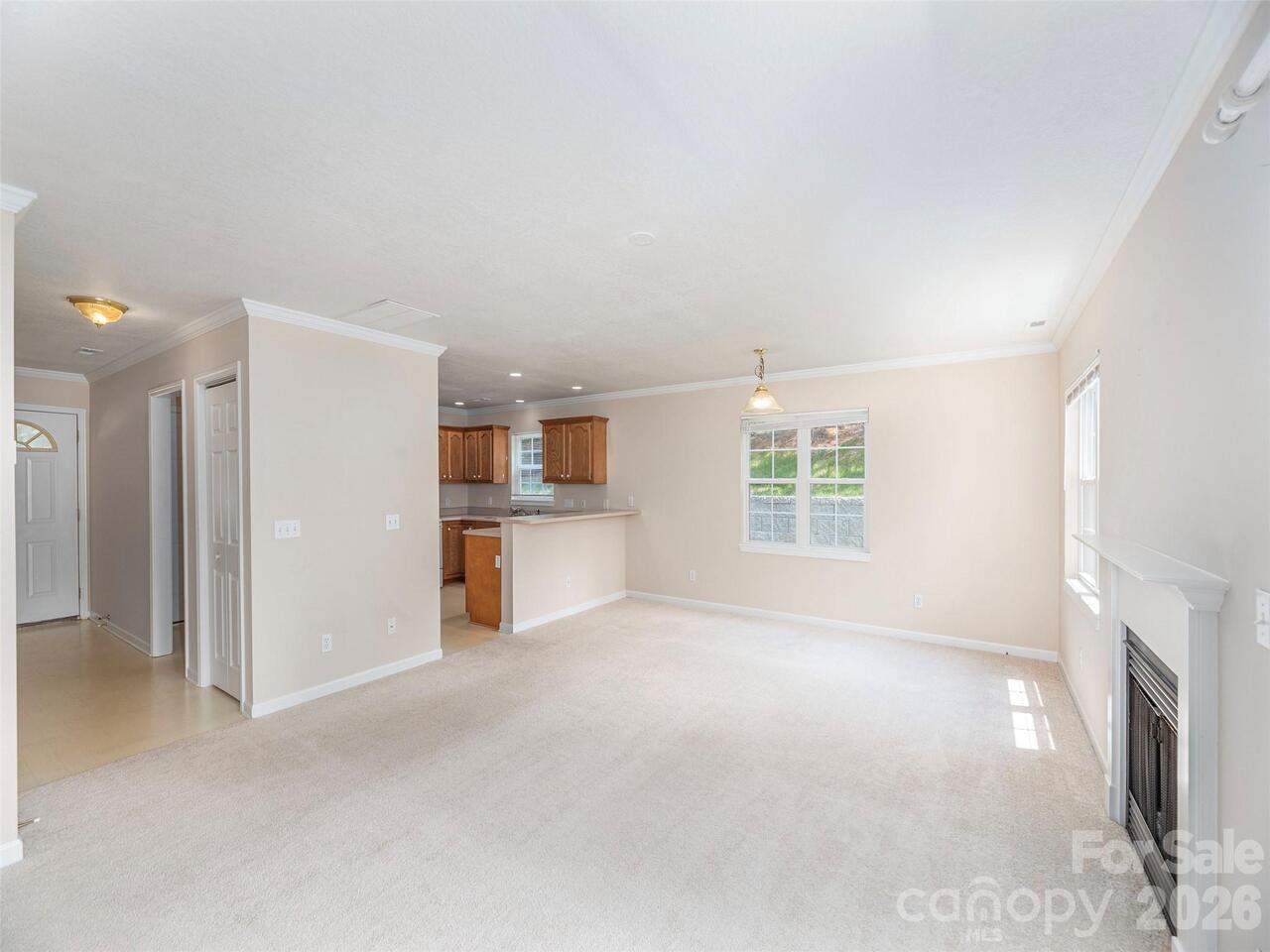 Listing Photo 11