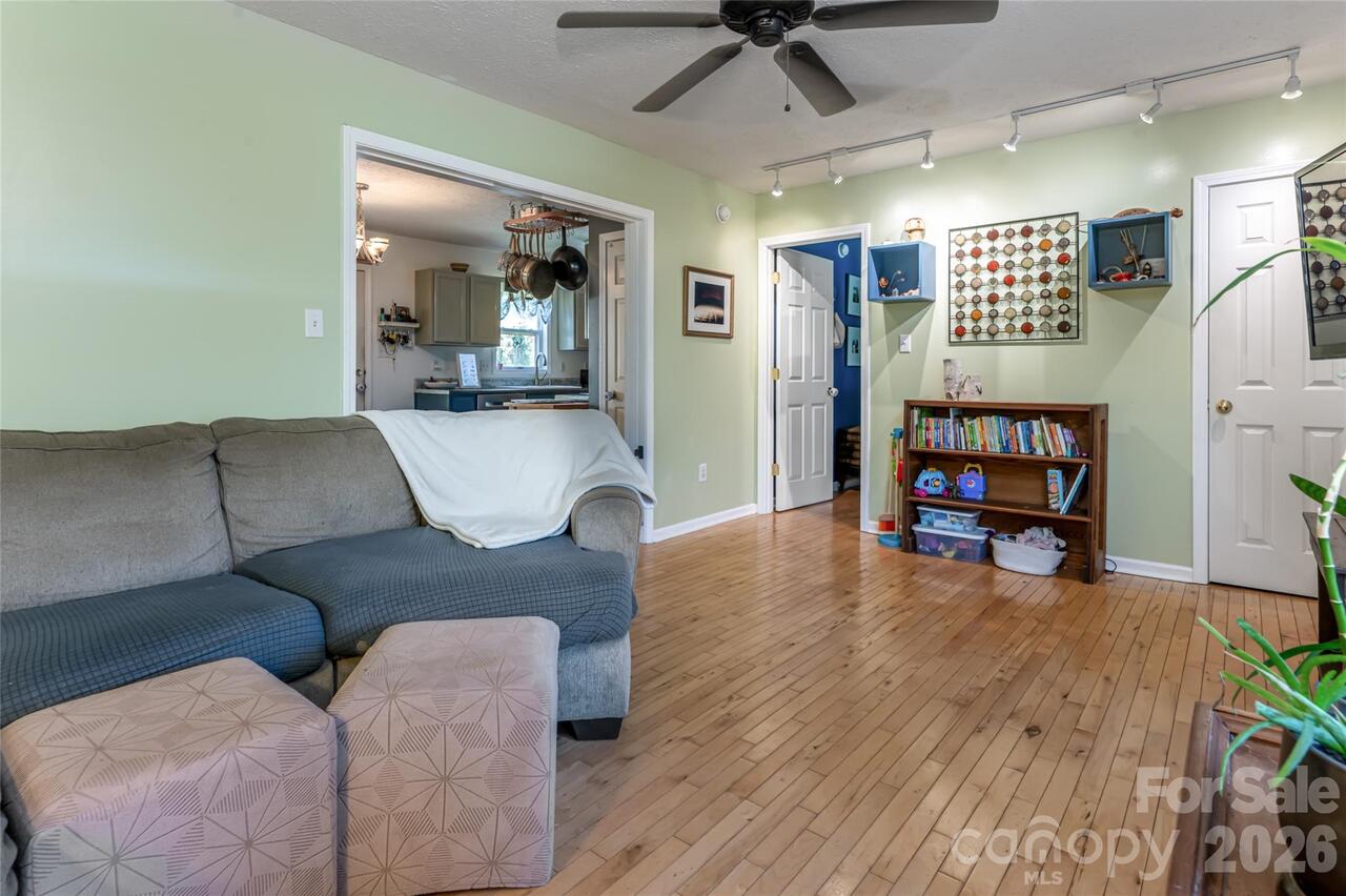 Listing Photo 7
