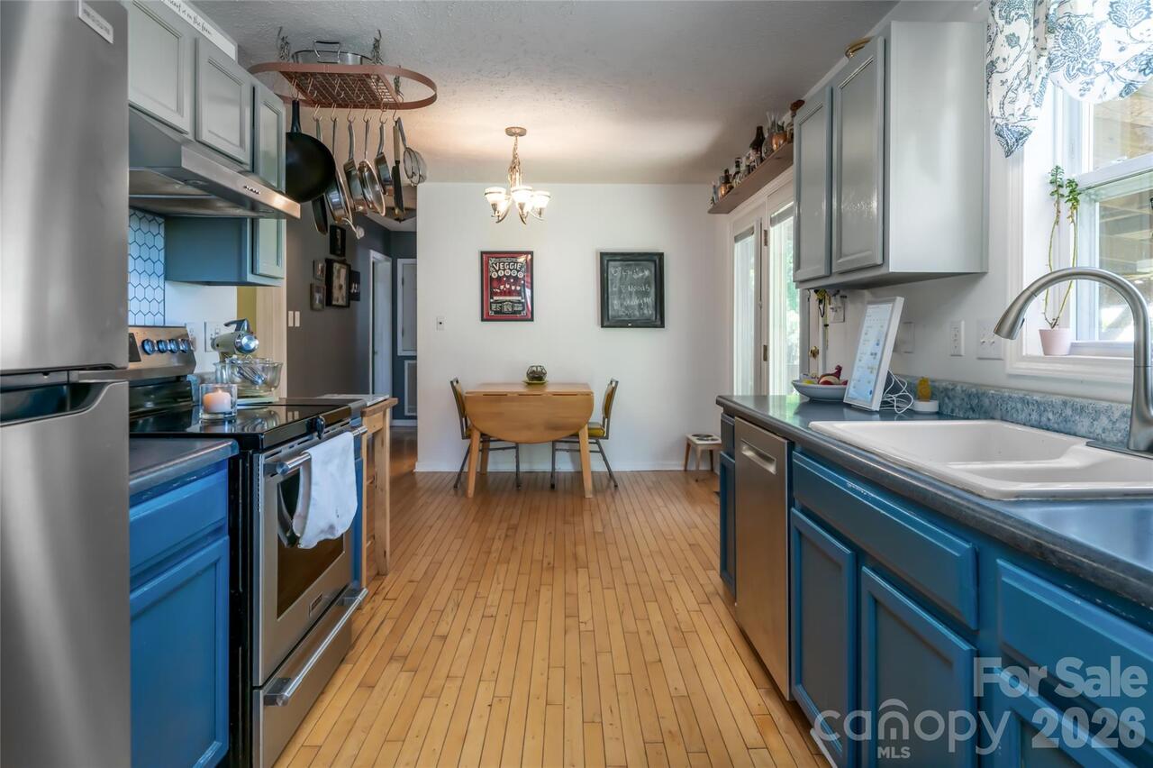 Listing Photo 14