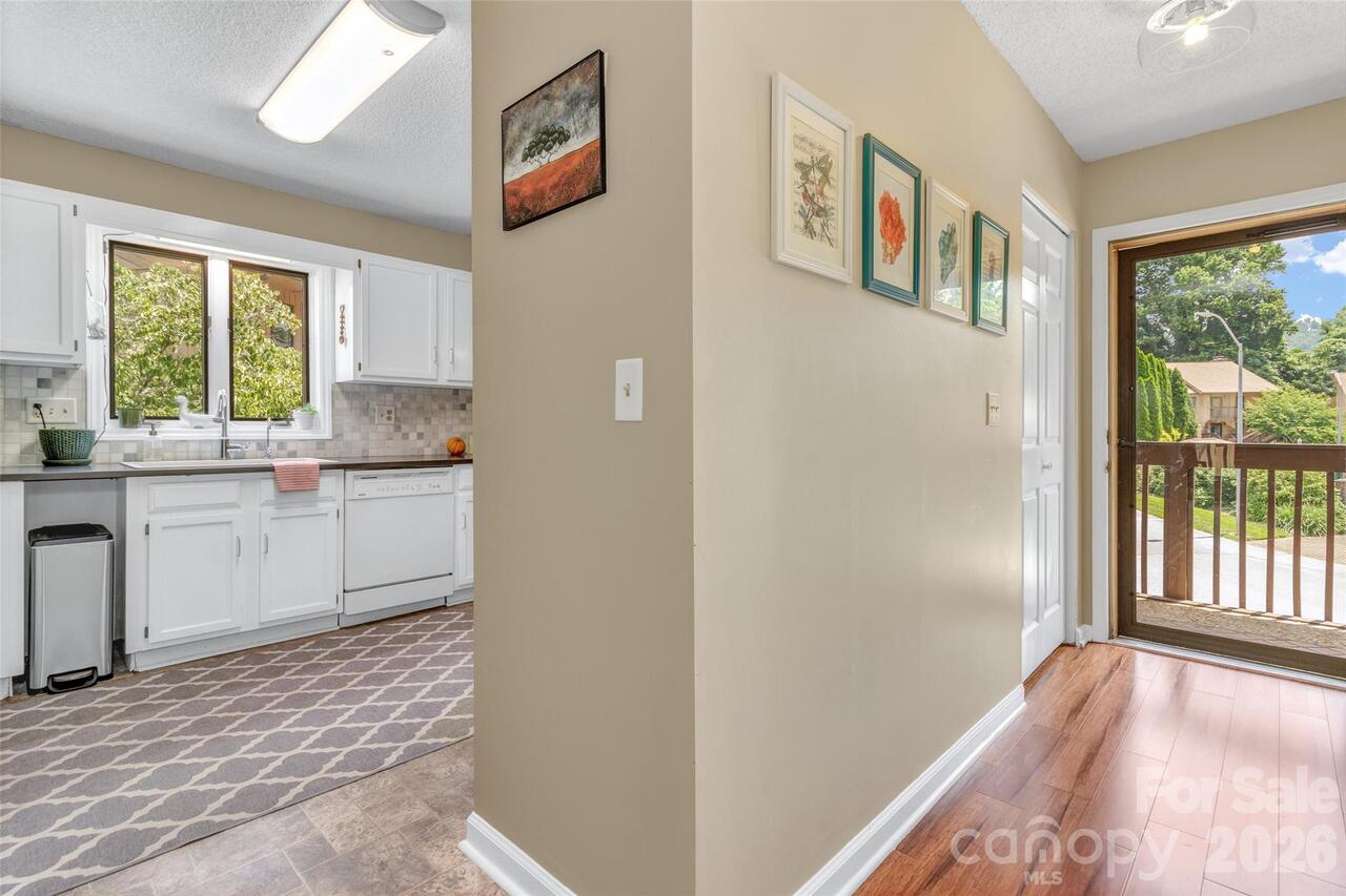 Listing Photo 8