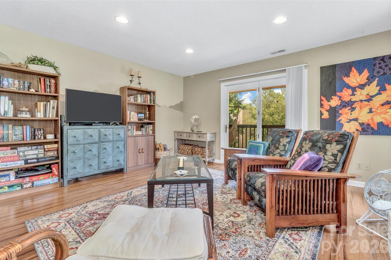 Listing Photo 23