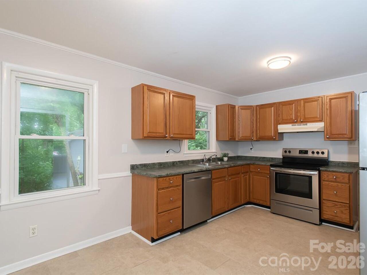 Listing Photo 10