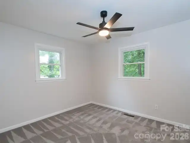 Listing Photo 14