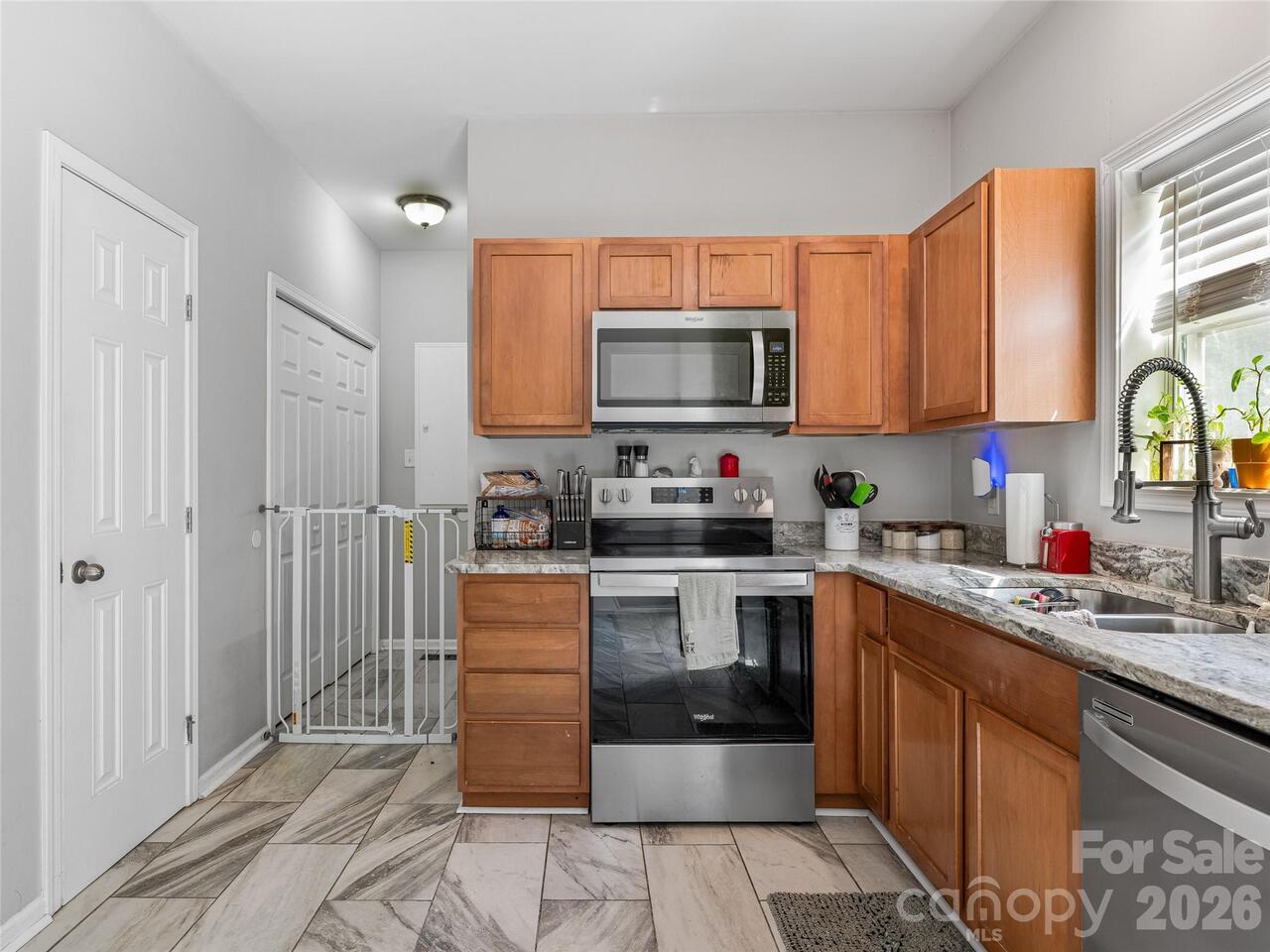 Listing Photo 8