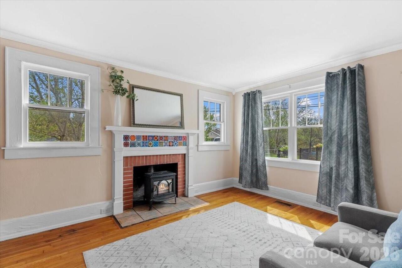 Listing Photo 7