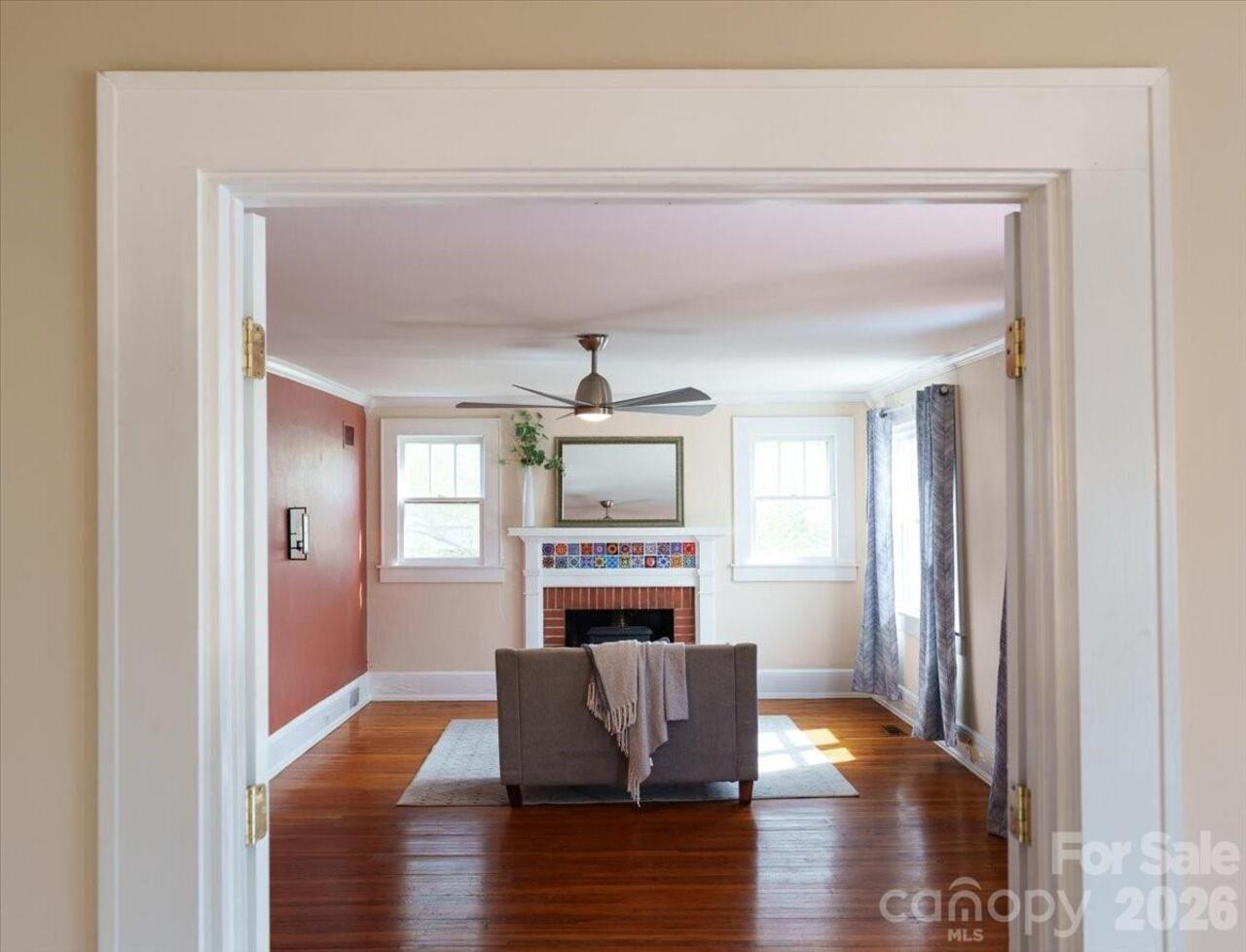 Listing Photo 11