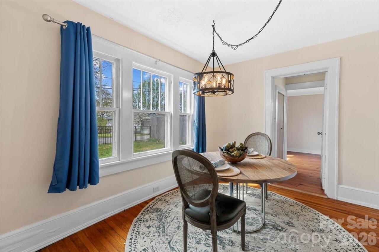 Listing Photo 12