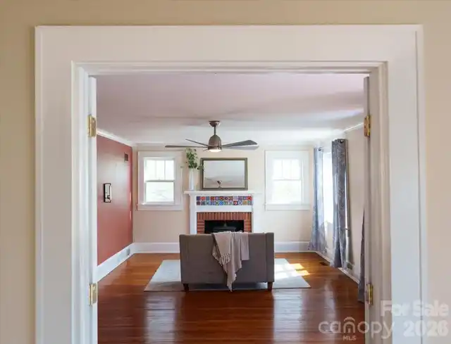 Listing Photo 12