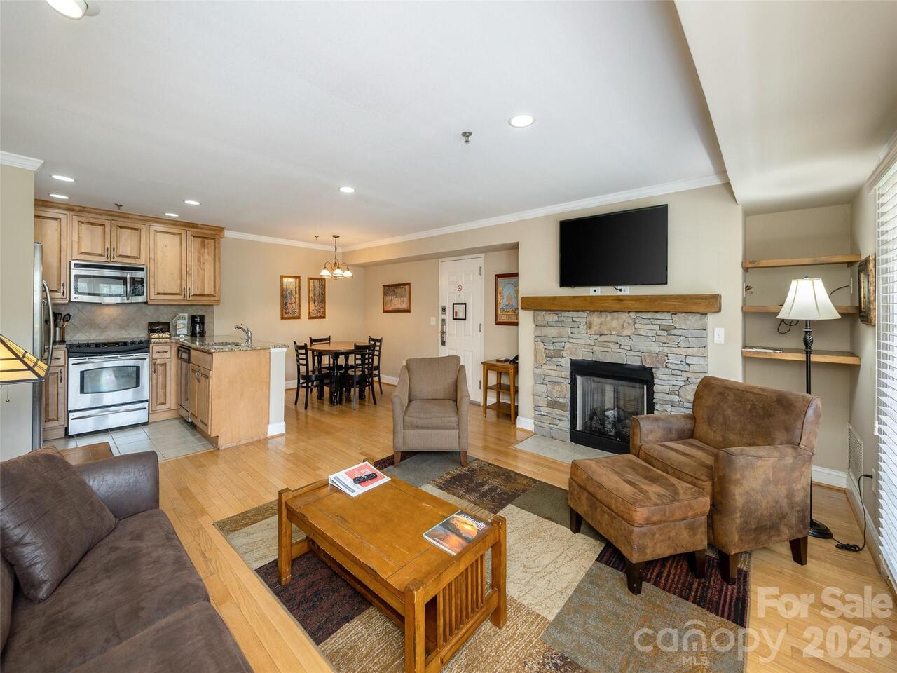 Listing Photo 12