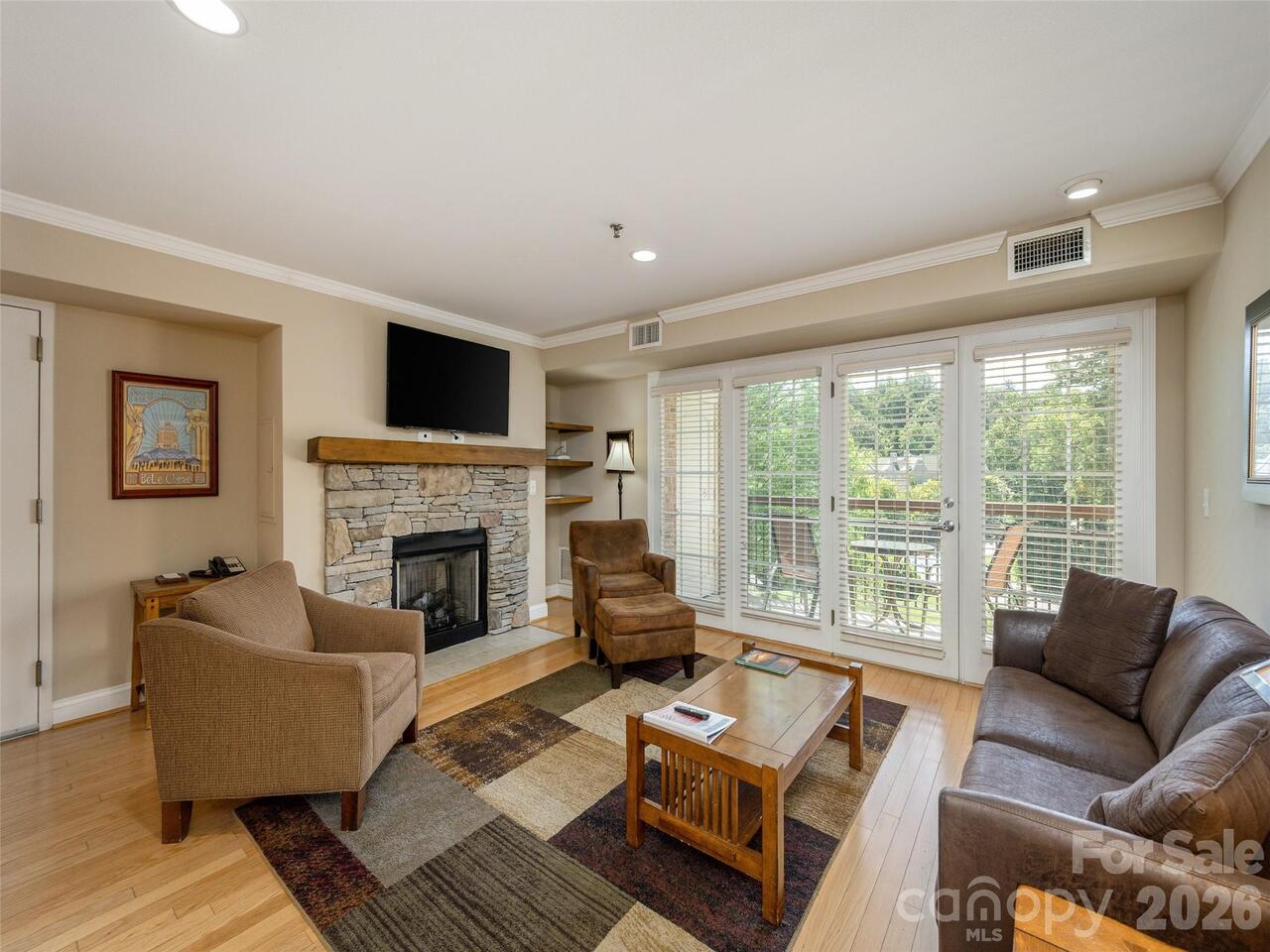 Listing Photo 9