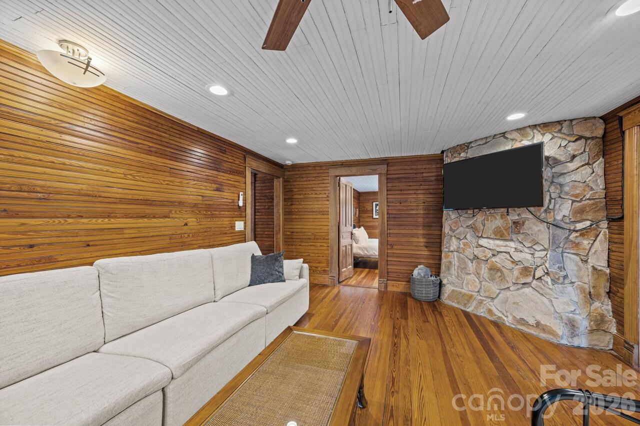 Listing Photo 19