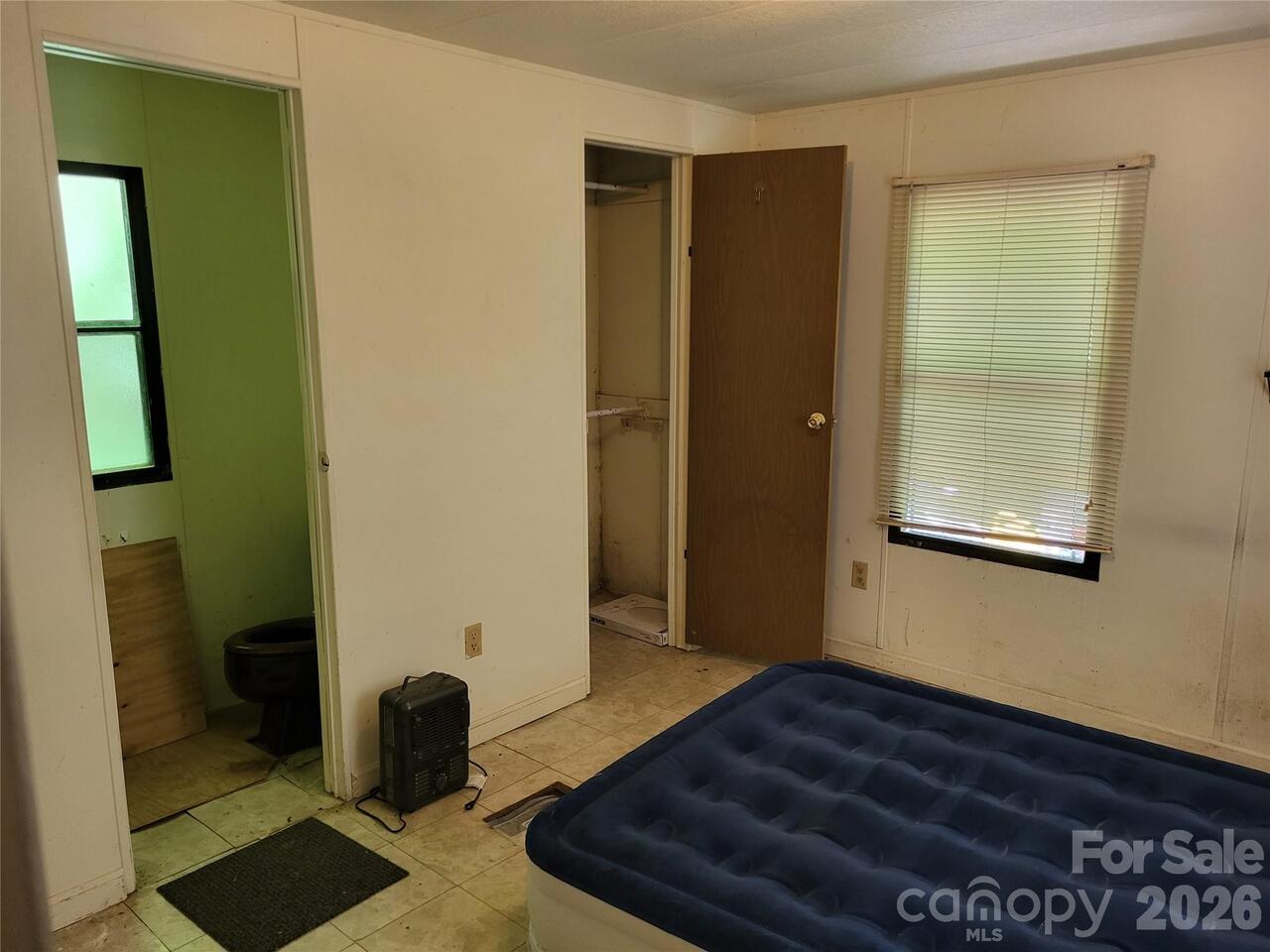 Listing Photo 9