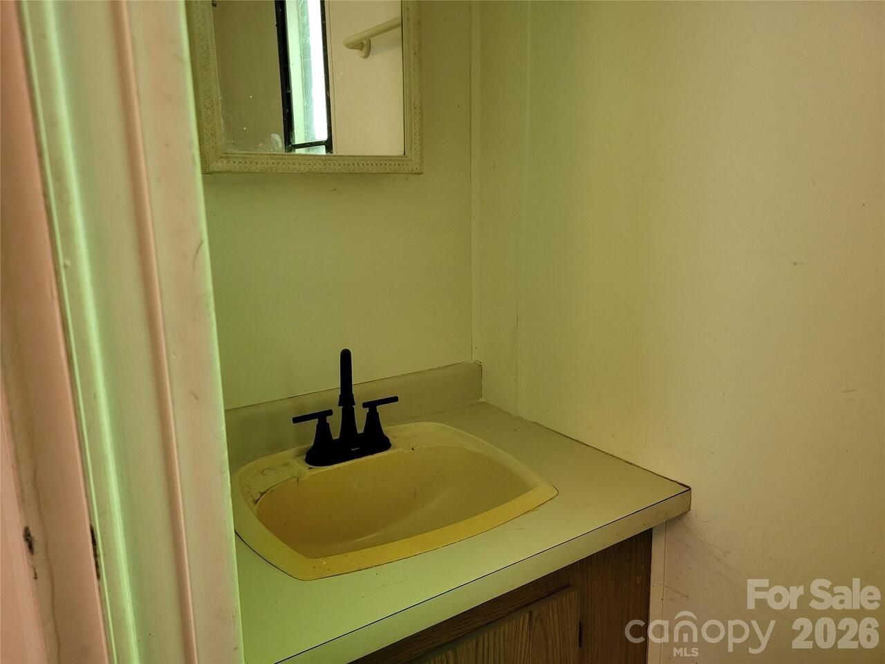Listing Photo 10