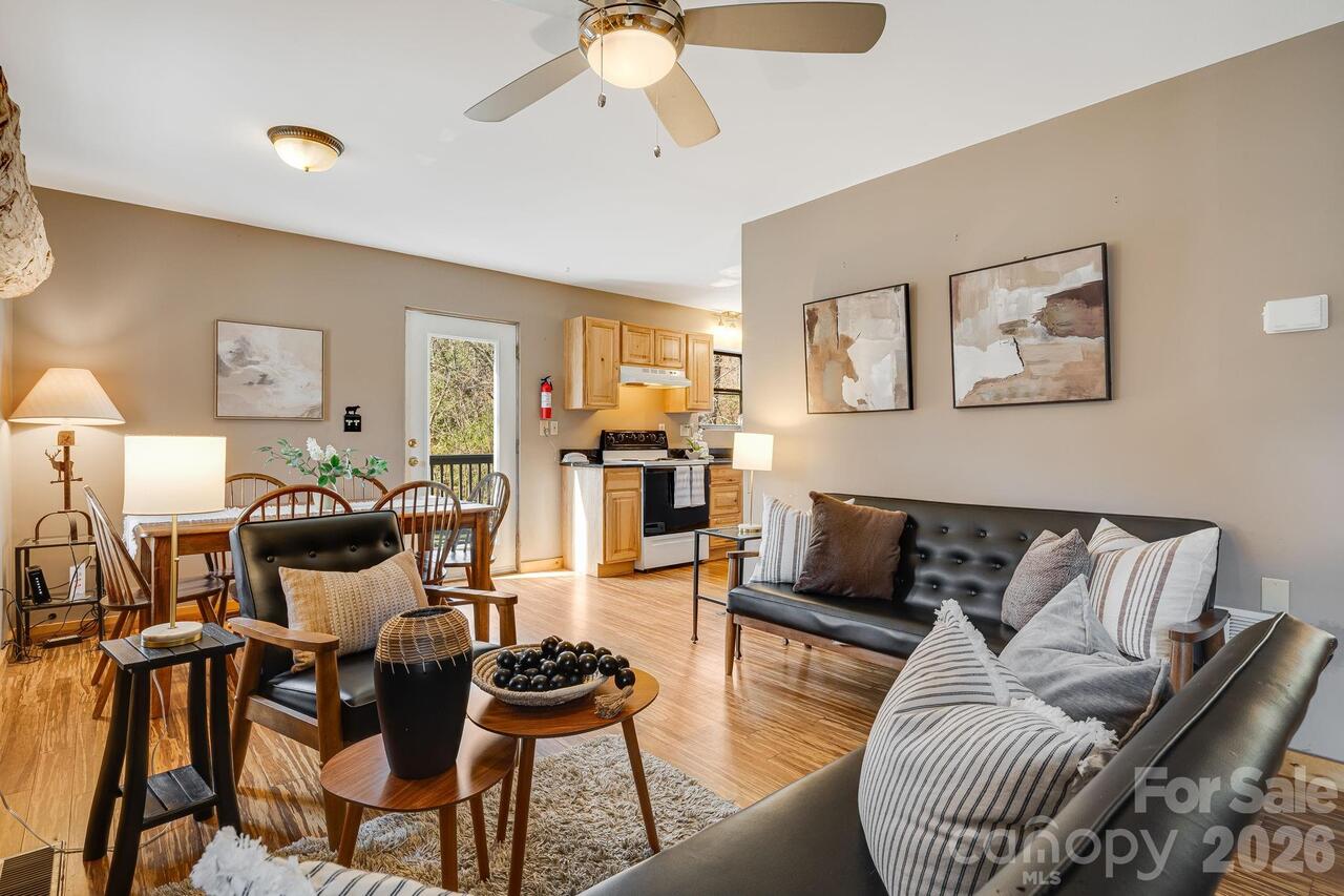 Listing Photo 8