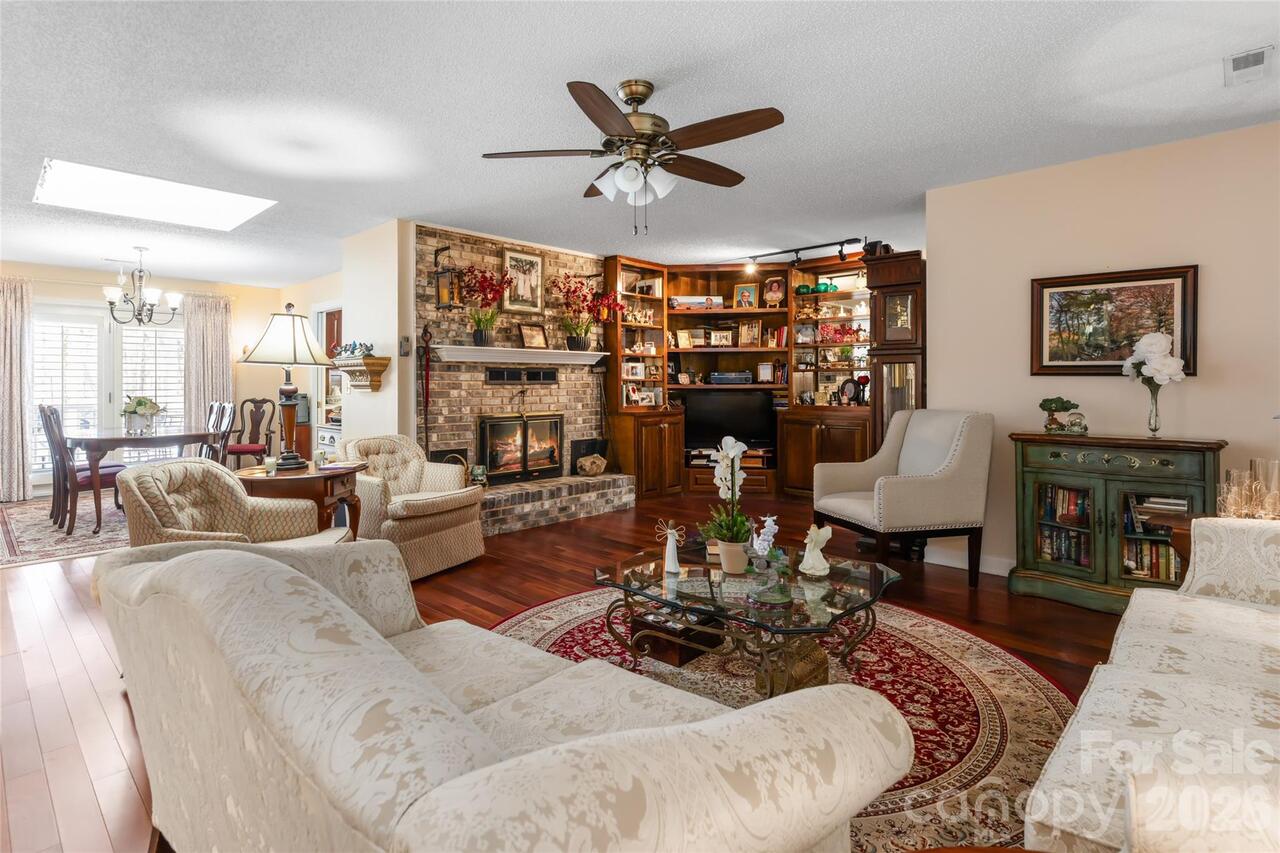 Listing Photo 16