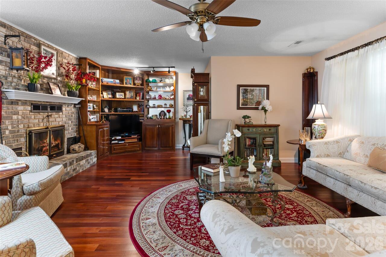 Listing Photo 18