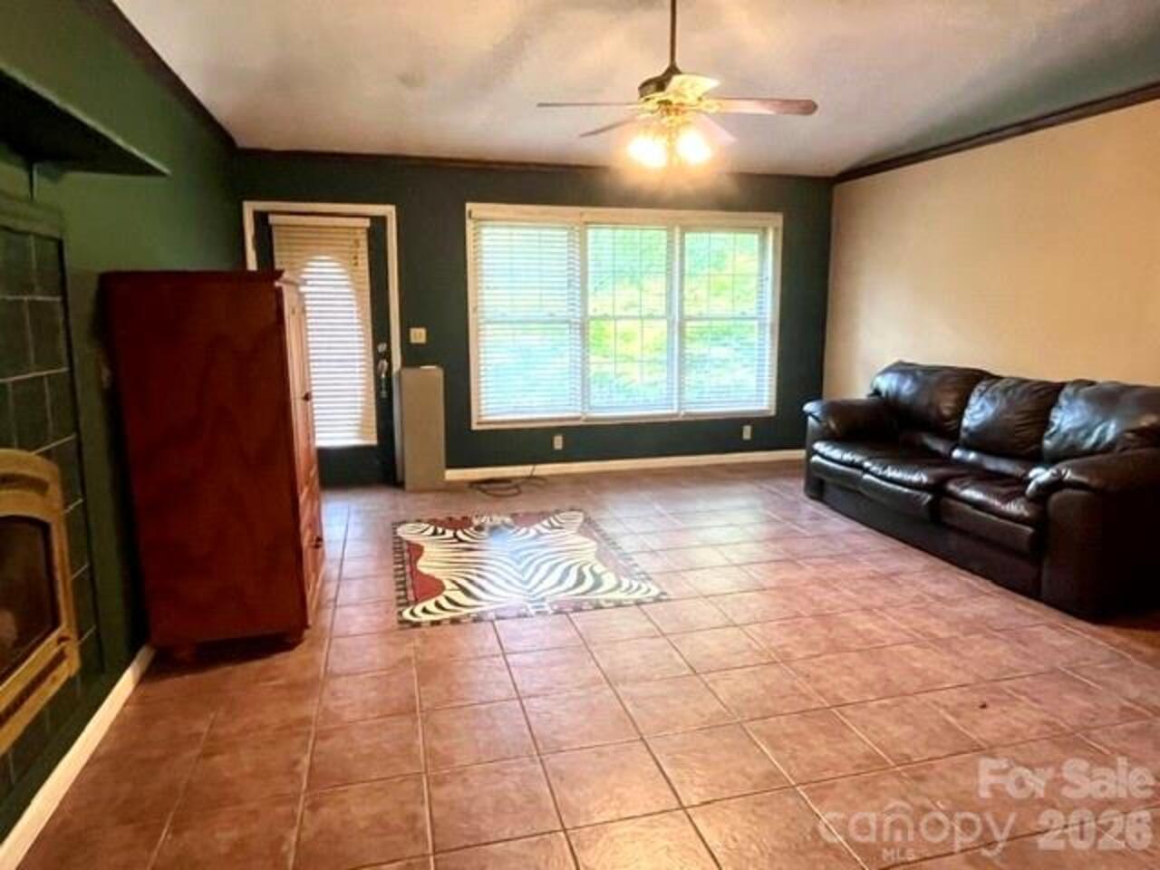 Listing Photo 8