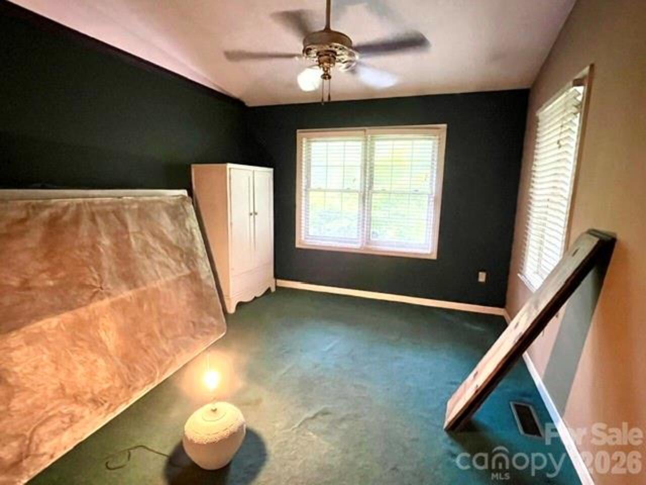 Listing Photo 10