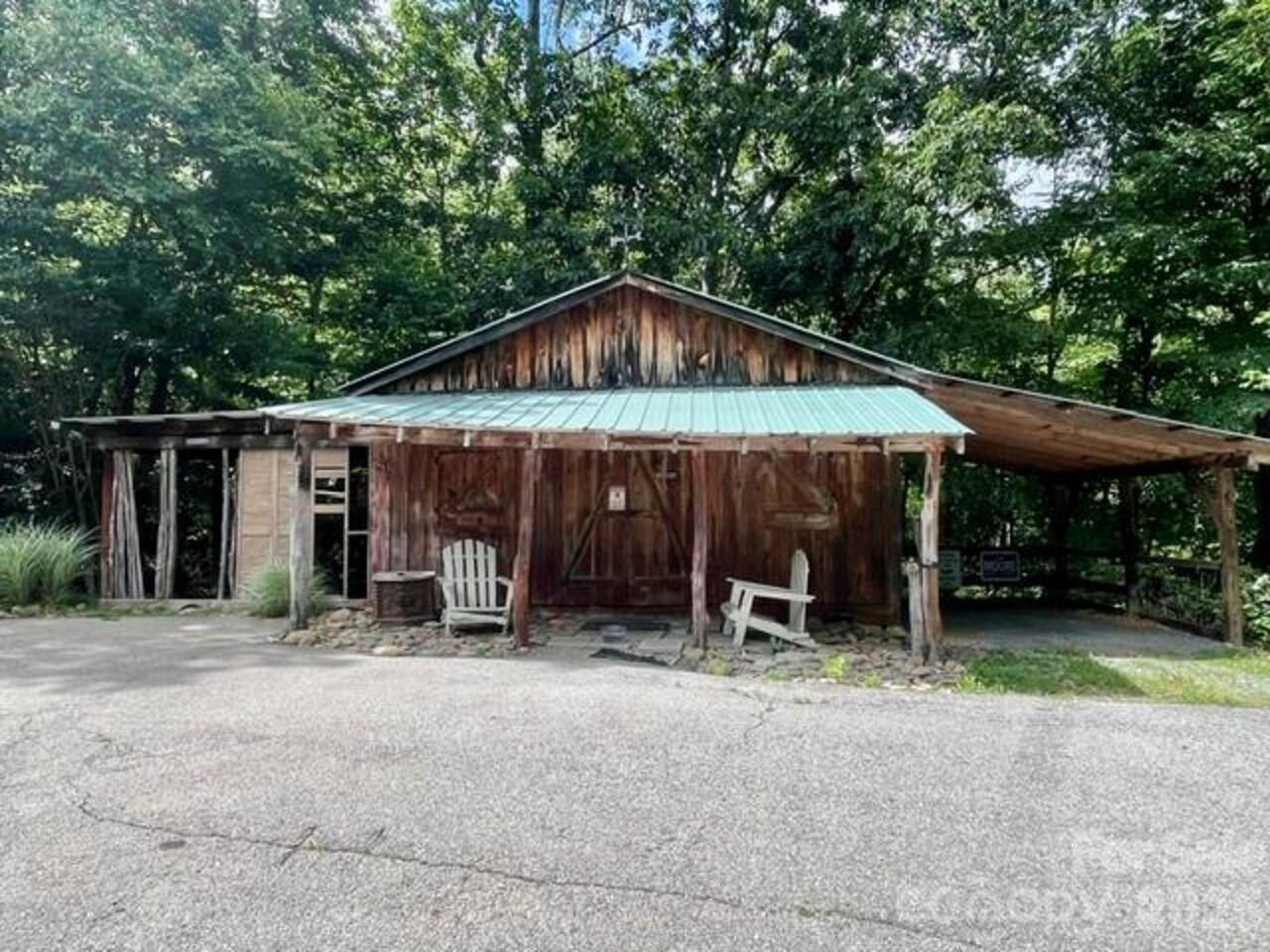 Listing Photo 17