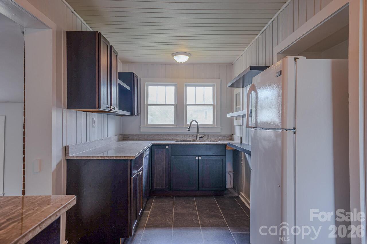 Listing Photo 8