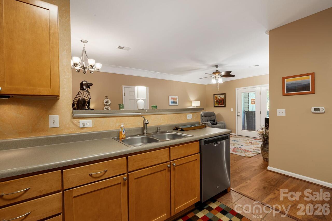 Listing Photo 8
