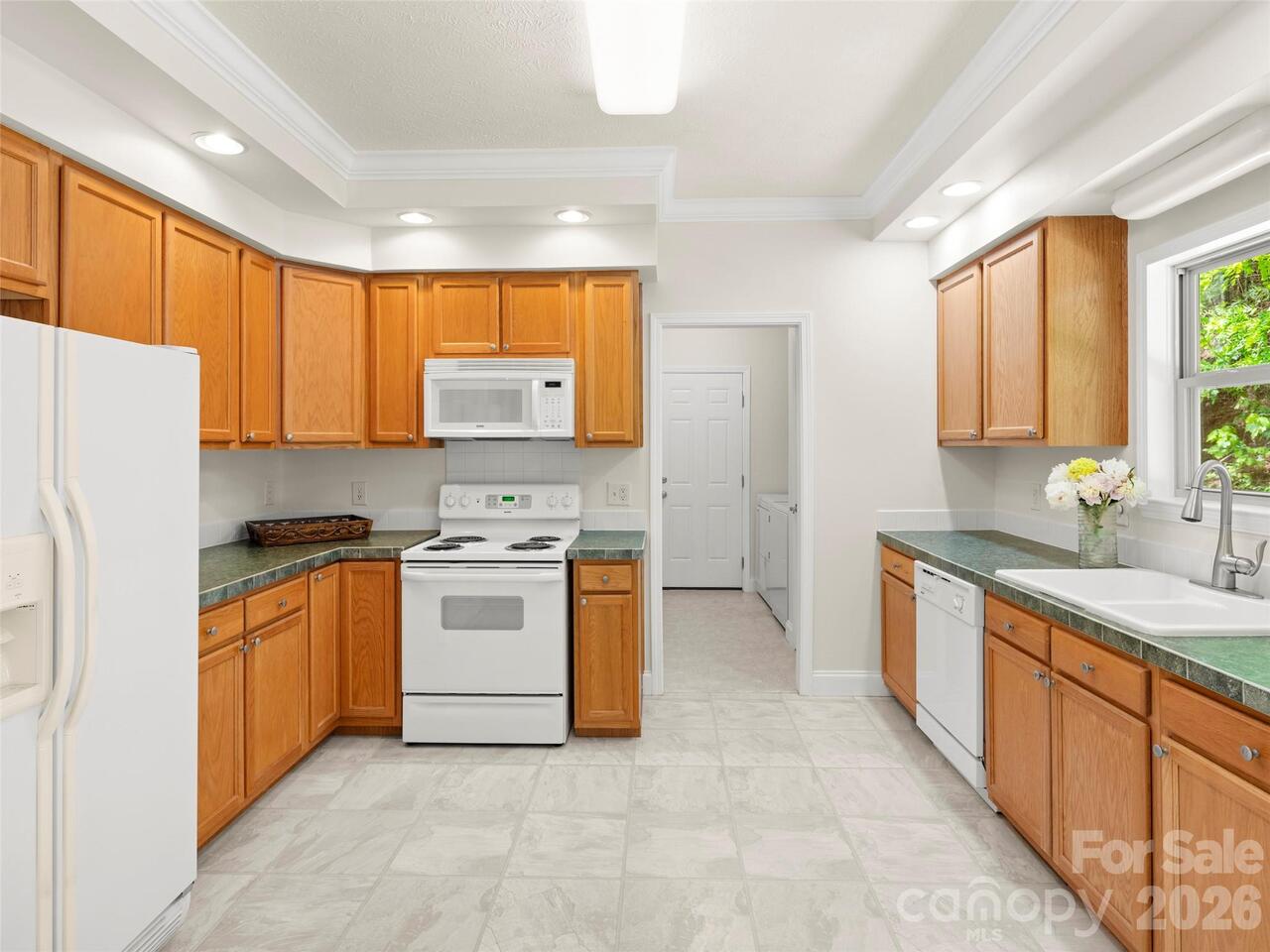 Listing Photo 9