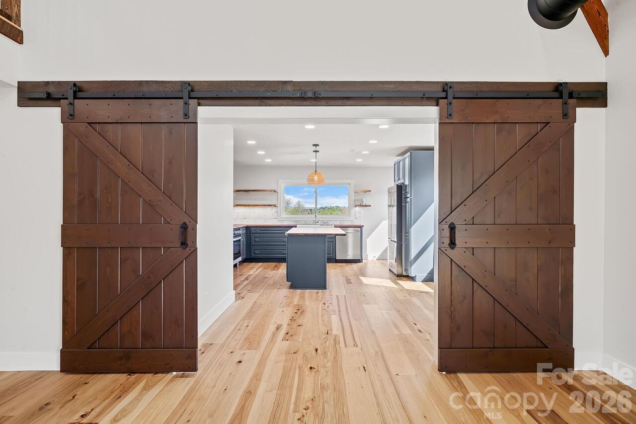 Listing Photo 8