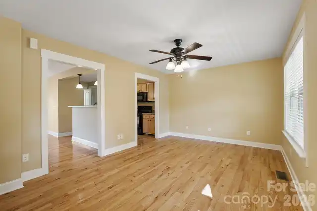 Listing Photo 16
