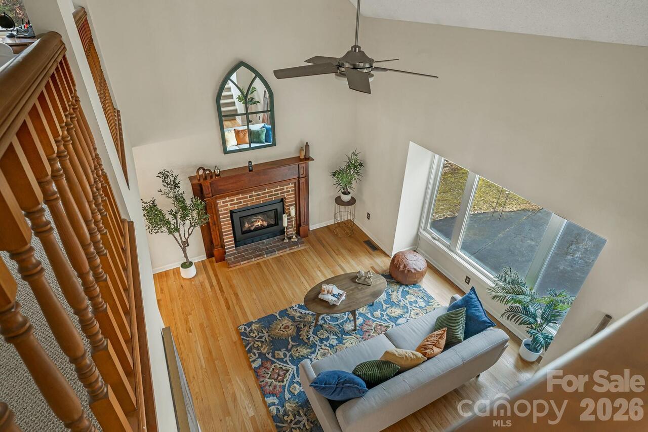 Listing Photo 11