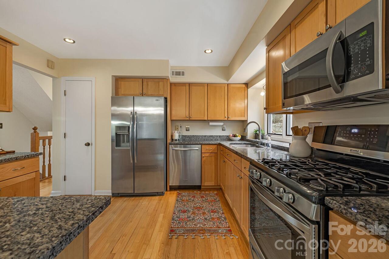 Listing Photo 14