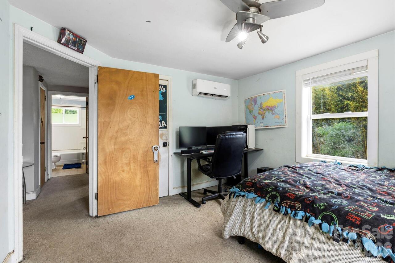 Listing Photo 11