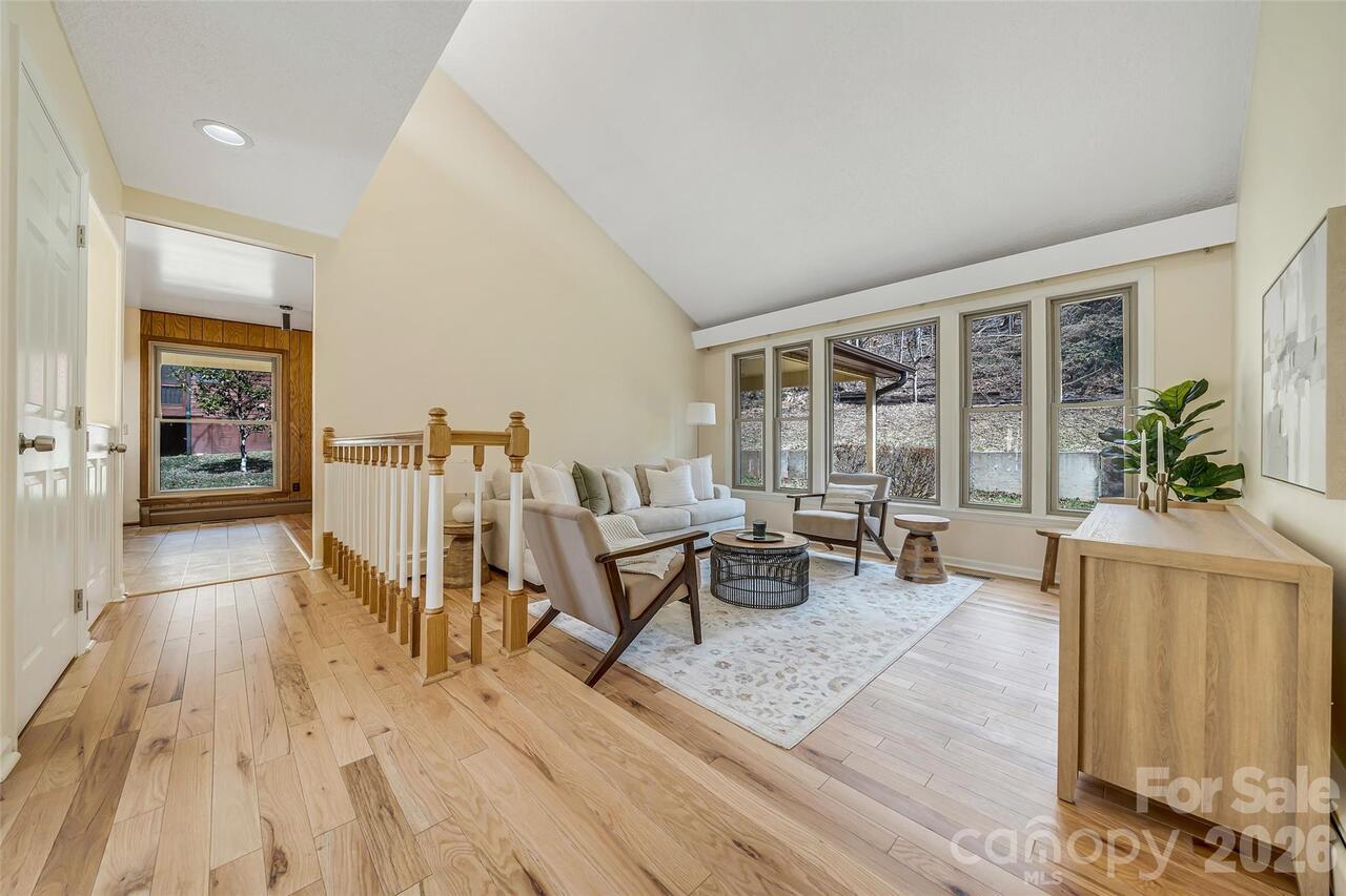 Listing Photo 9