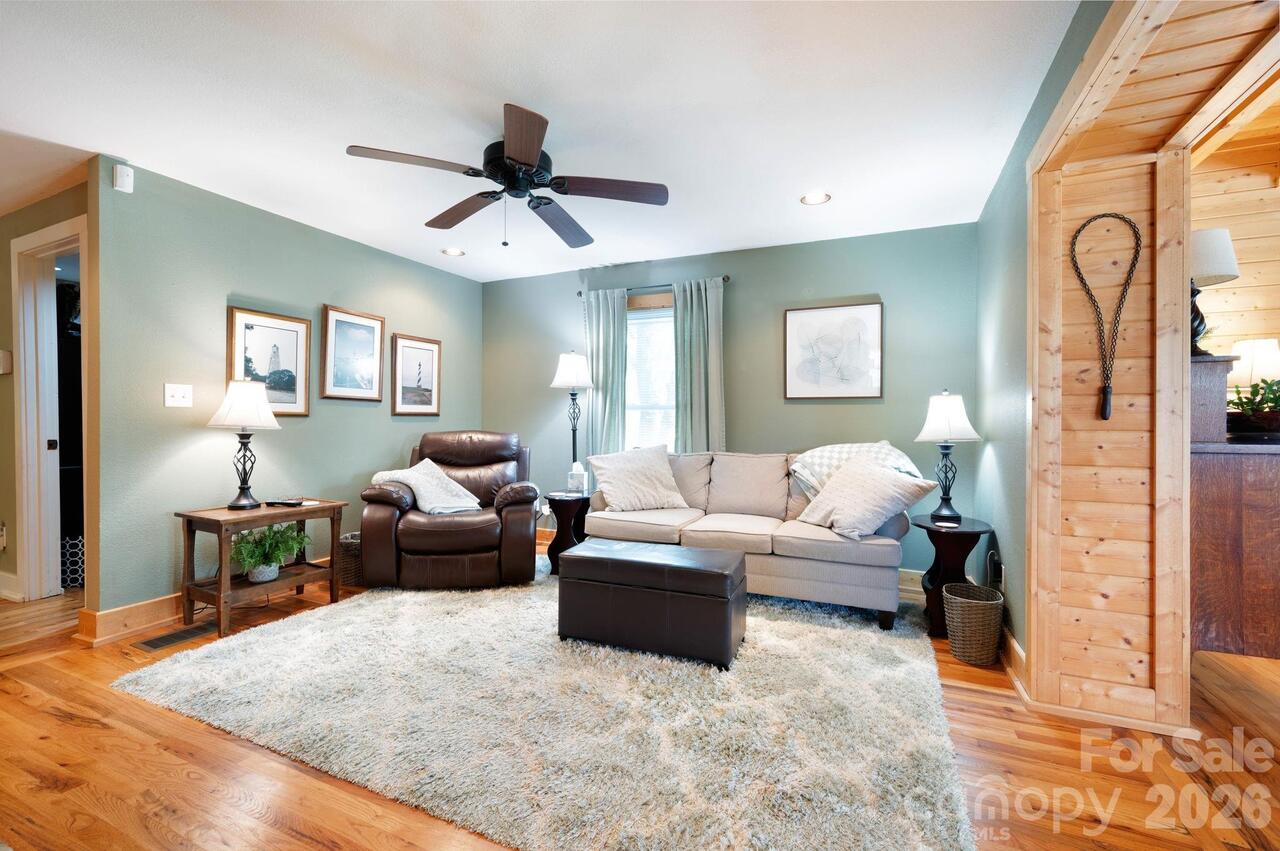 Listing Photo 13