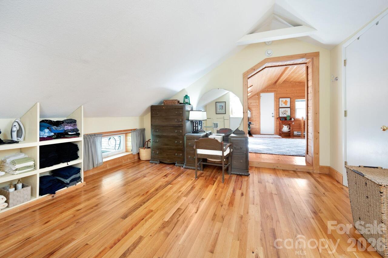 Listing Photo 23