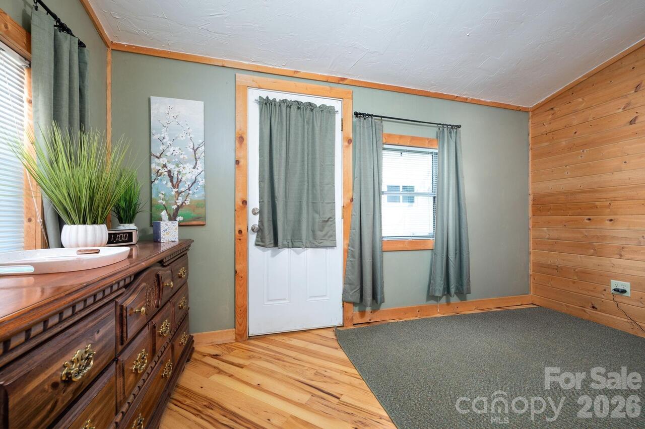 Listing Photo 35