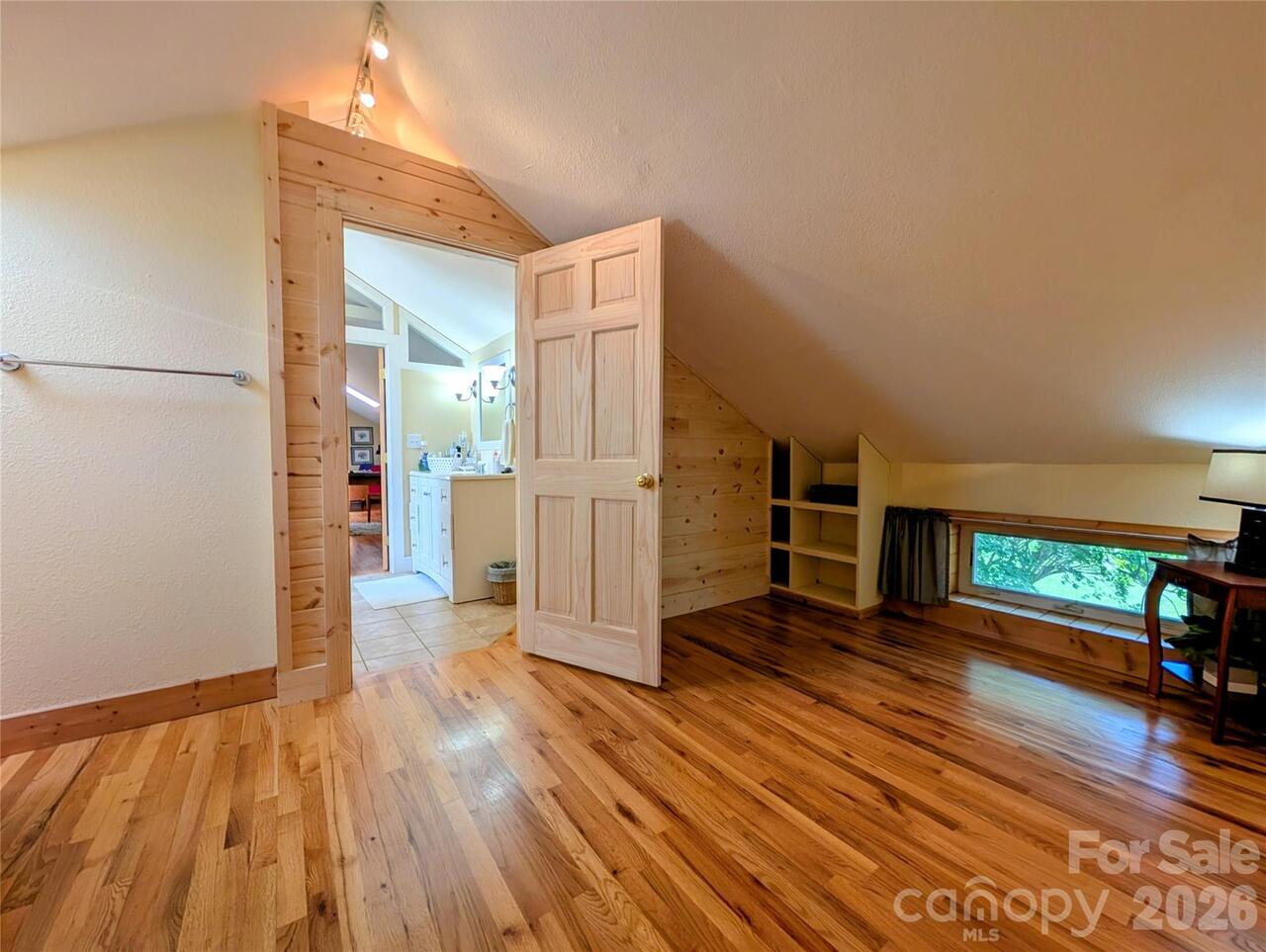 Listing Photo 23