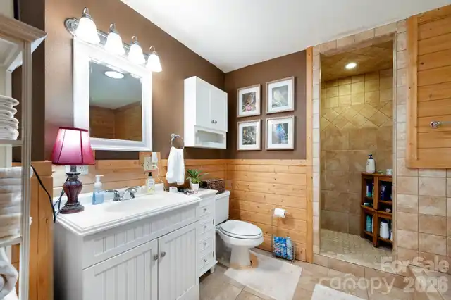 Listing Photo 8