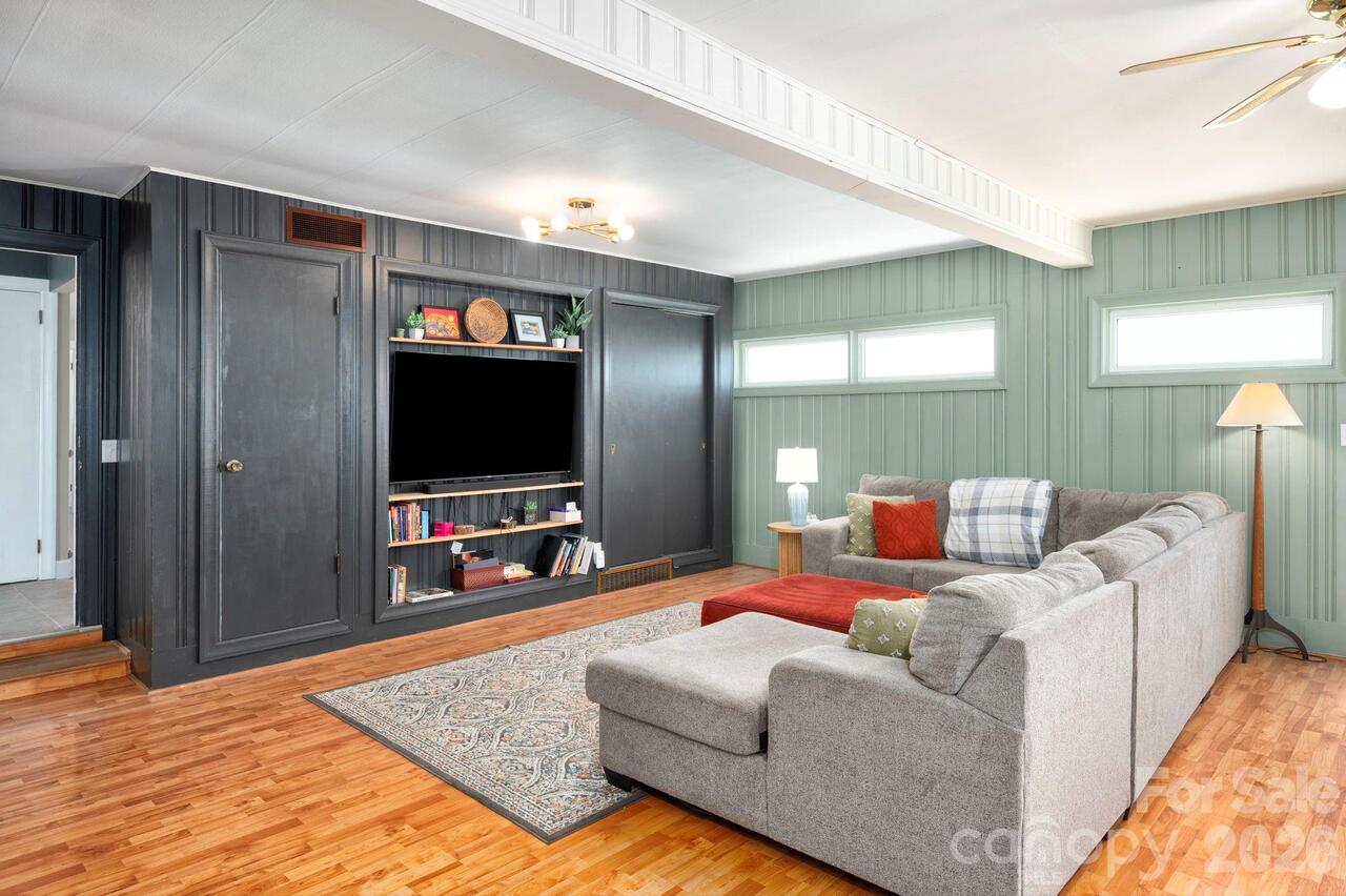 Listing Photo 18